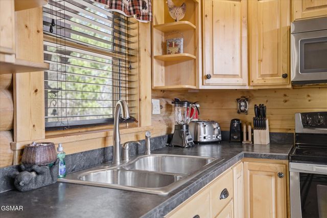 4659 Wesley Way, Sevierville, TN 37876