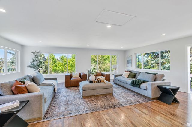 3813 N FOOTHILL DR, Provo, UT 84604