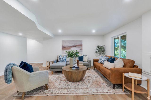 3813 N FOOTHILL DR, Provo, UT 84604