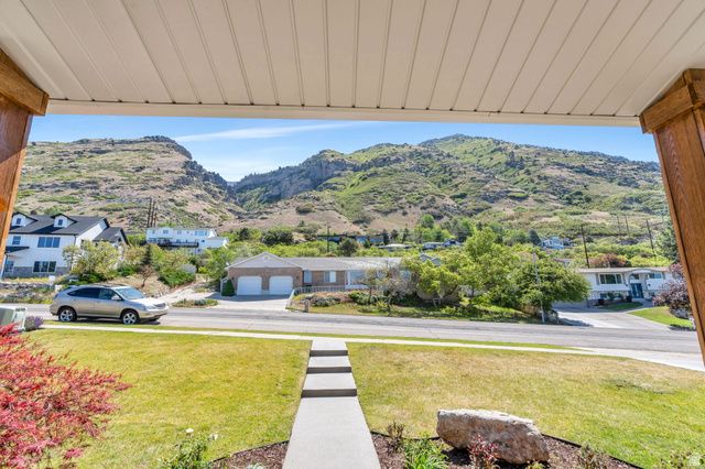 3813 N FOOTHILL DR, Provo, UT 84604