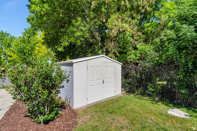 3813 N FOOTHILL DR, Provo, UT 84604