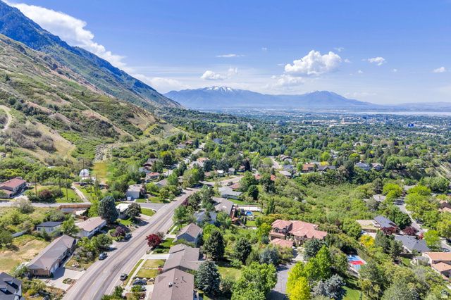 3813 N FOOTHILL DR, Provo, UT 84604