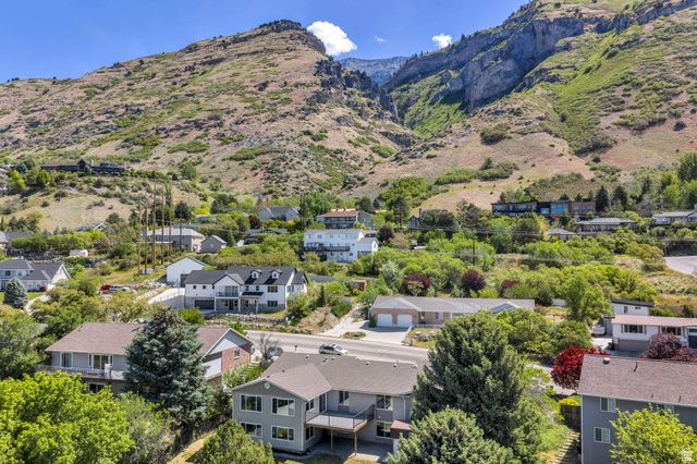 3813 N FOOTHILL DR, Provo, UT 84604
