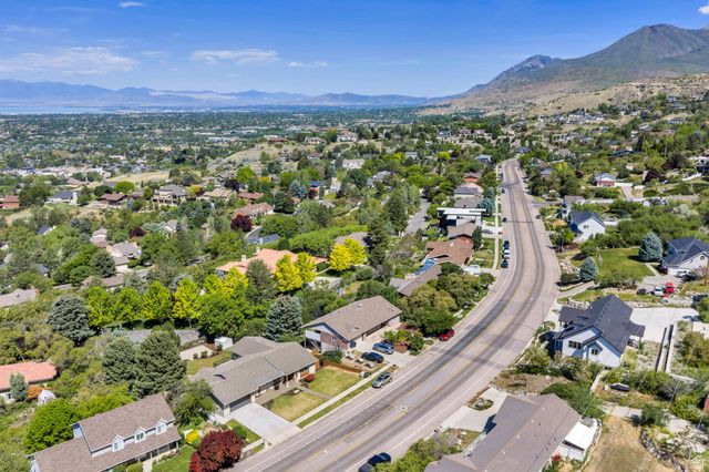 3813 N FOOTHILL DR, Provo, UT 84604