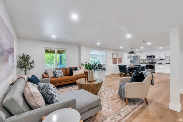 3813 N FOOTHILL DR, Provo, UT 84604