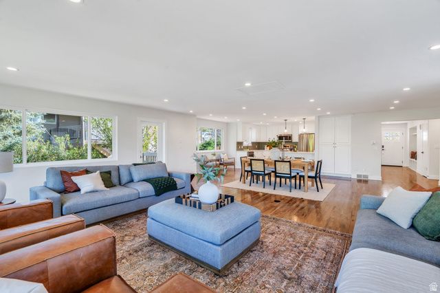 3813 N FOOTHILL DR, Provo, UT 84604