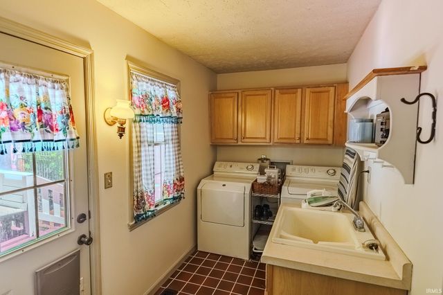 2518 Rainbow Drive, Lafayette, IN 47904