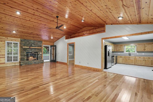 1105 Henson Drive, Hiawassee, GA 30546