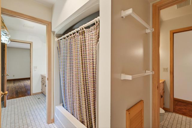 9340 North Shore Trail, Forest Lake, MN 55025