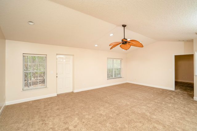 4040 Red Pine Ln, St Augustine, FL 32086