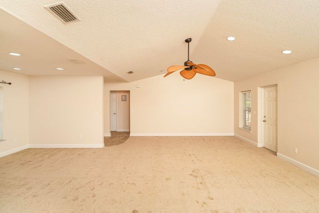 4040 Red Pine Ln, St Augustine, FL 32086