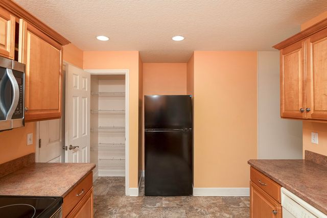 4040 Red Pine Ln, St Augustine, FL 32086