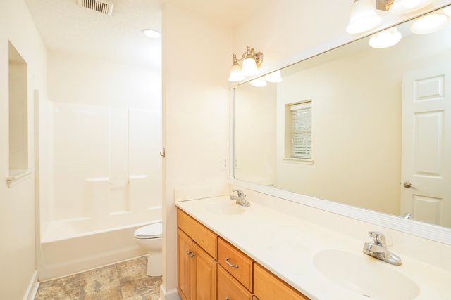 4040 Red Pine Ln, St Augustine, FL 32086