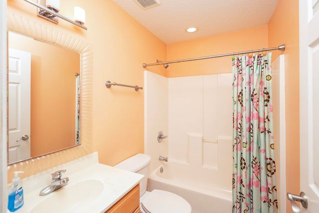 4040 Red Pine Ln, St Augustine, FL 32086