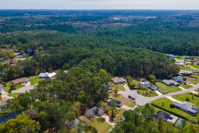 4040 Red Pine Ln, St Augustine, FL 32086