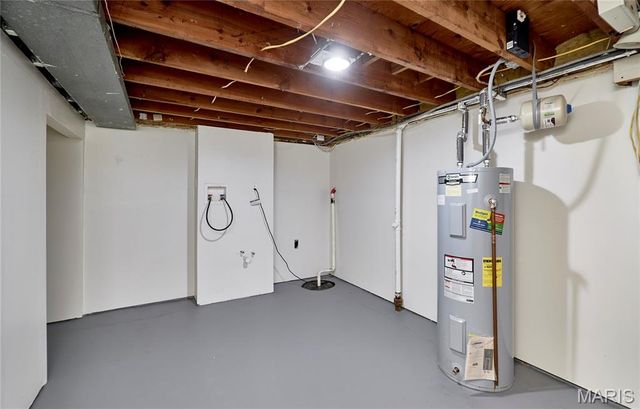 2141 Rountree Drive, St Louis, MO 63136