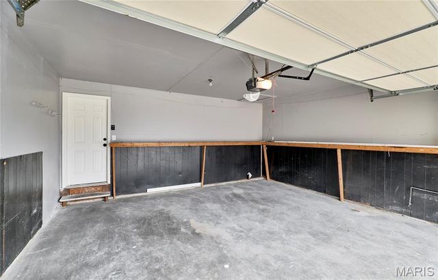 2141 Rountree Drive, St Louis, MO 63136