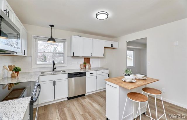 2141 Rountree Drive, St Louis, MO 63136