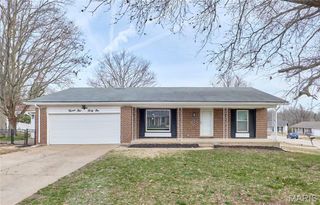 2141 Rountree Drive, St Louis, MO 63136