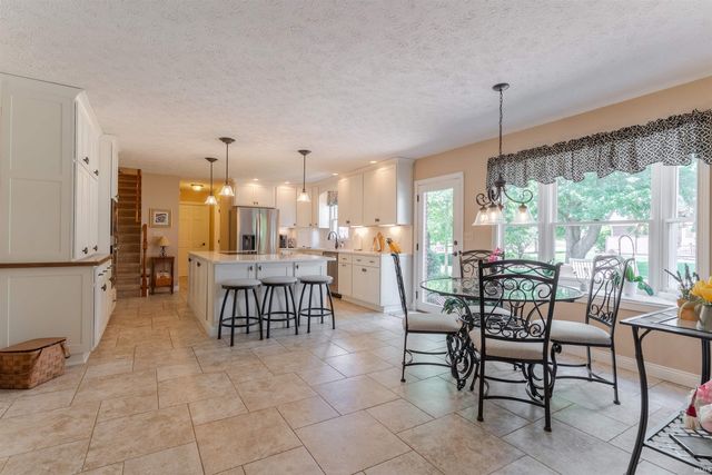 7588 Ridgebrook Court, Newburgh, IN 47630