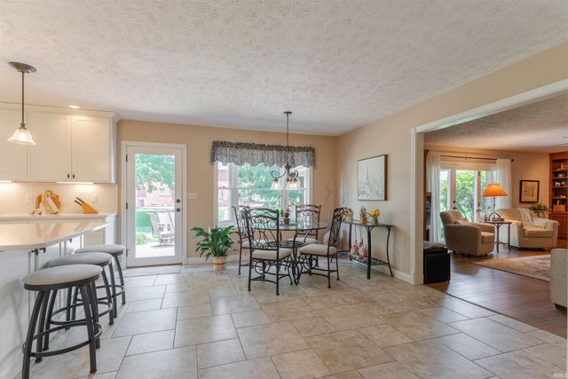 7588 Ridgebrook Court, Newburgh, IN 47630