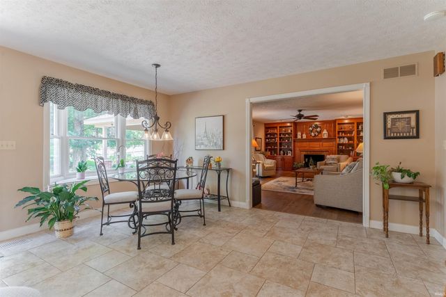 7588 Ridgebrook Court, Newburgh, IN 47630