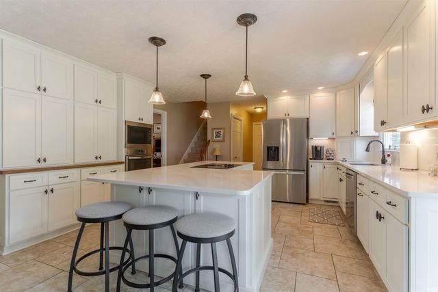 7588 Ridgebrook Court, Newburgh, IN 47630