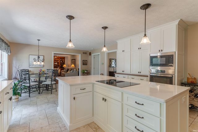 7588 Ridgebrook Court, Newburgh, IN 47630