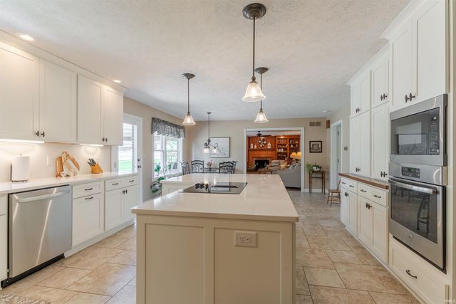 7588 Ridgebrook Court, Newburgh, IN 47630