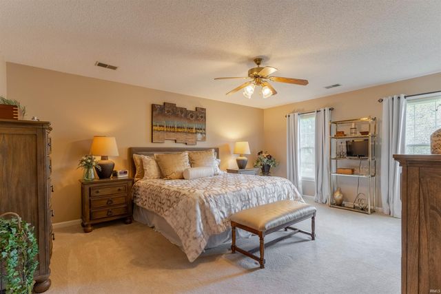 7588 Ridgebrook Court, Newburgh, IN 47630