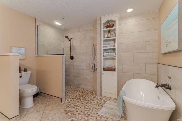 7588 Ridgebrook Court, Newburgh, IN 47630