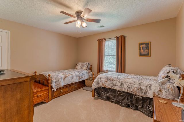 7588 Ridgebrook Court, Newburgh, IN 47630