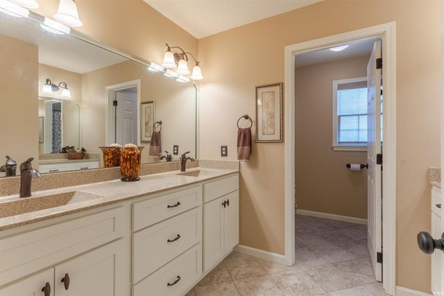 7588 Ridgebrook Court, Newburgh, IN 47630