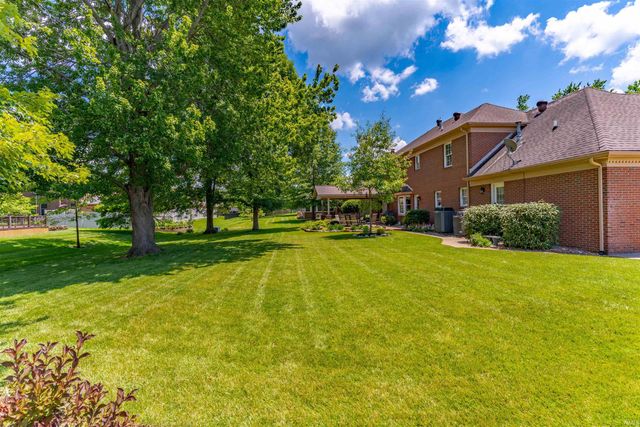 7588 Ridgebrook Court, Newburgh, IN 47630