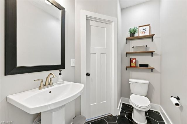 5629 Crooked Oak Drive, Summerfield, NC 27358