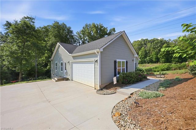 5629 Crooked Oak Drive, Summerfield, NC 27358