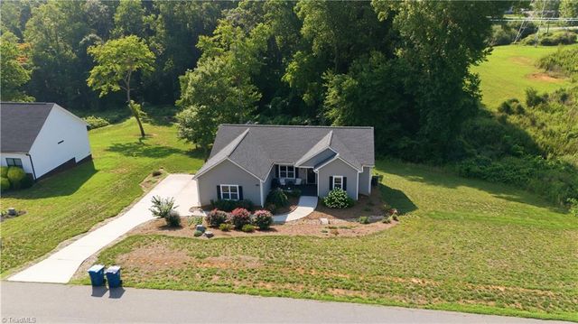 5629 Crooked Oak Drive, Summerfield, NC 27358