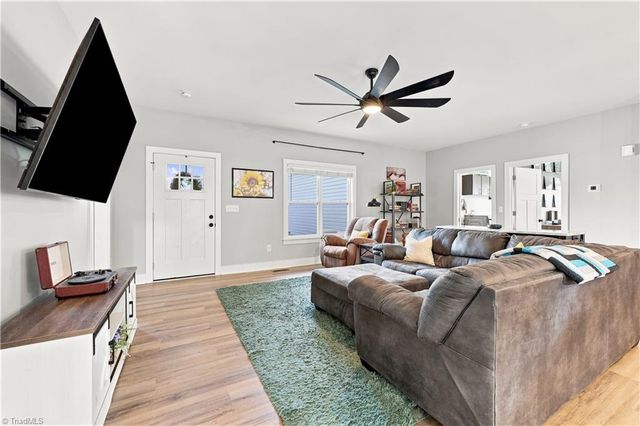 5629 Crooked Oak Drive, Summerfield, NC 27358