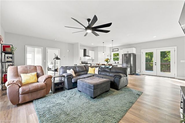 5629 Crooked Oak Drive, Summerfield, NC 27358
