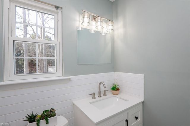 206 Trivalon CT, Yorktown, VA 23693
