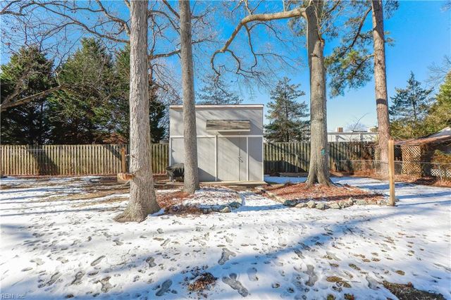 206 Trivalon CT, Yorktown, VA 23693