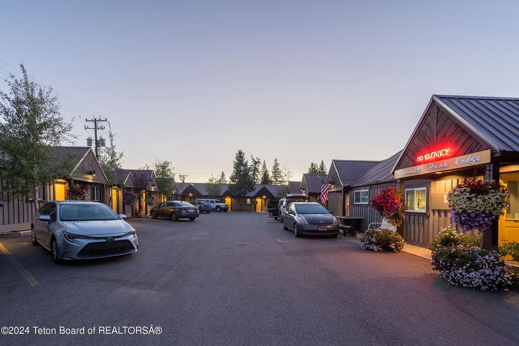 46 N SUBLETTE Avenue, Pinedale, WY 82941