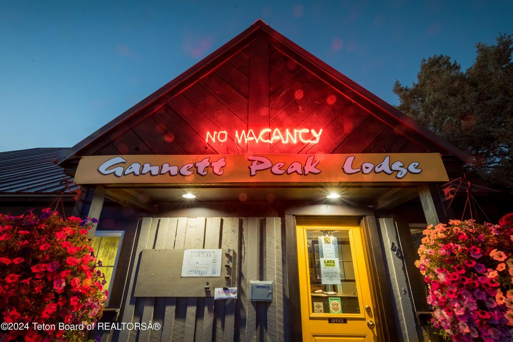 46 N SUBLETTE Avenue, Pinedale, WY 82941 photo 2