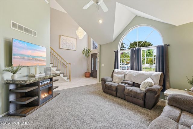 1117 S Maplecrest Court, Toms River, NJ 08753