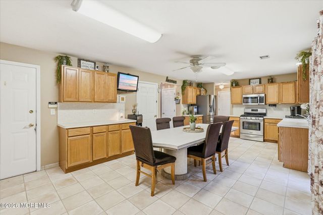 1117 S Maplecrest Court, Toms River, NJ 08753