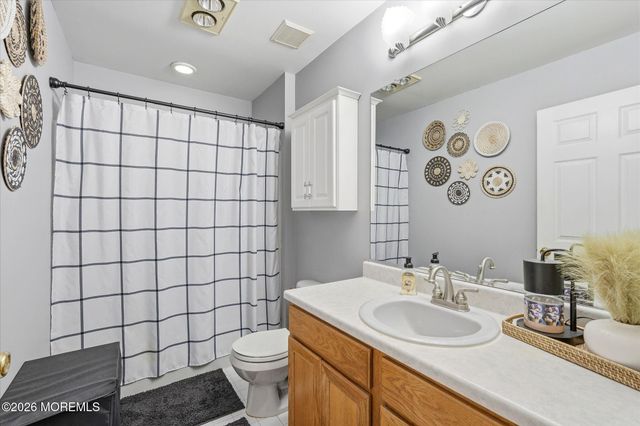 1117 S Maplecrest Court, Toms River, NJ 08753