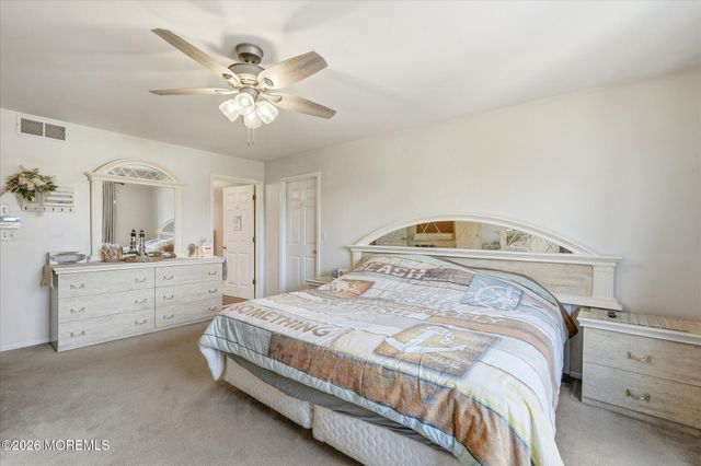 1117 S Maplecrest Court, Toms River, NJ 08753