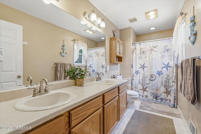 1117 S Maplecrest Court, Toms River, NJ 08753