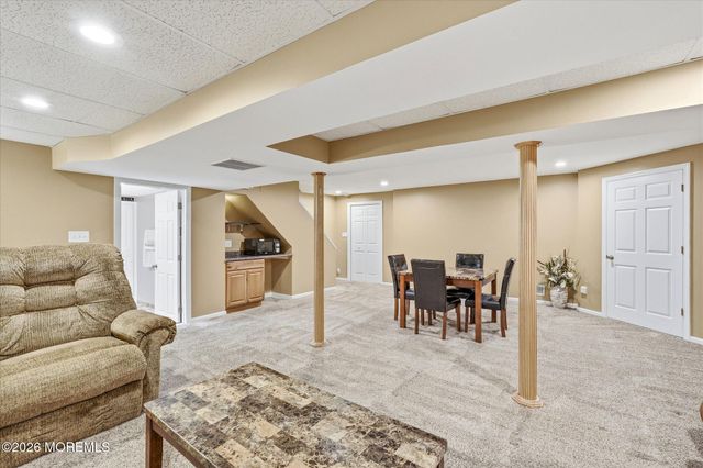 1117 S Maplecrest Court, Toms River, NJ 08753
