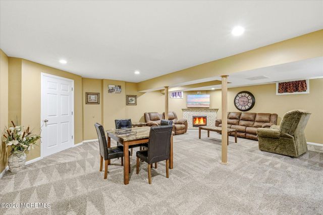1117 S Maplecrest Court, Toms River, NJ 08753